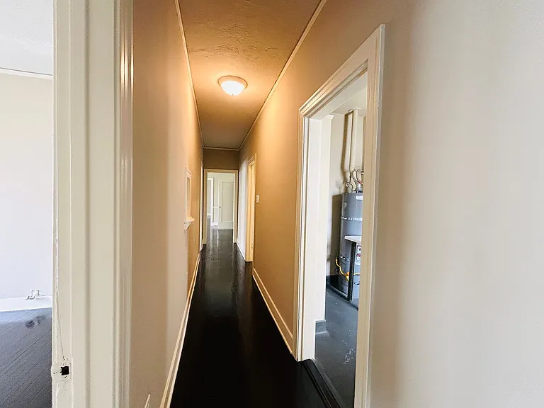 Sycamore Apartments — Photo 9