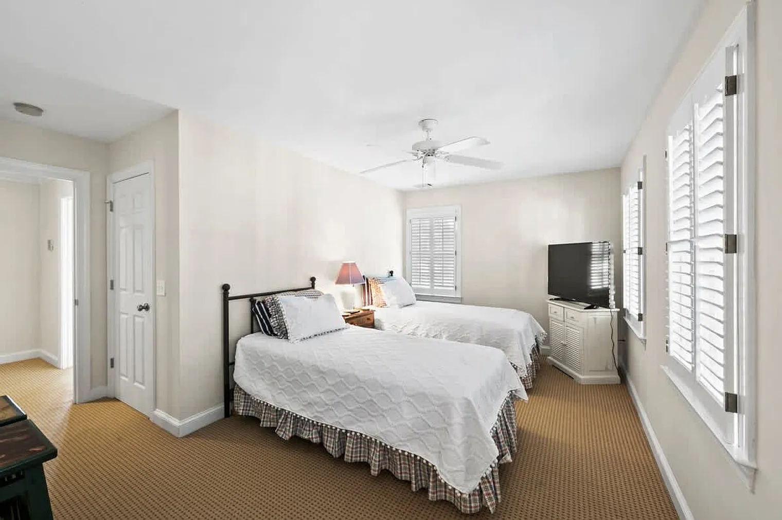 3 bed, 3.0 bath, $5,087 — Photo 3