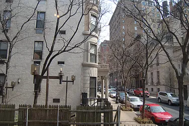 Rented by Anita Loewy, Inc