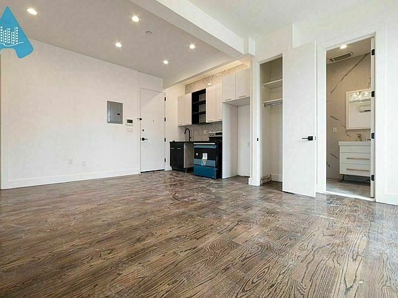 4th image of 315 Bushwick Ave #B2