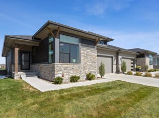 717 NE Lakeview Dr, Grimes, IA 50111