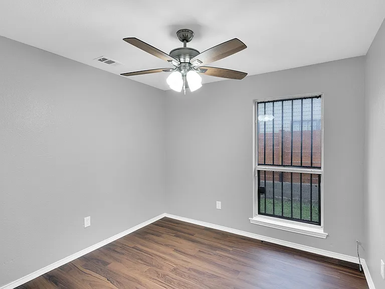 2520 Fatima Ave — Photo 10