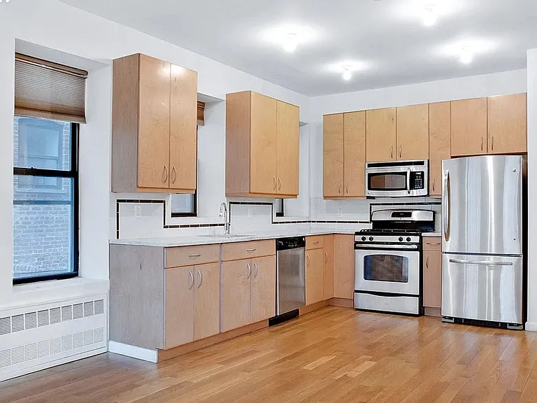 250 Manhattan Ave #3C — Photo 3