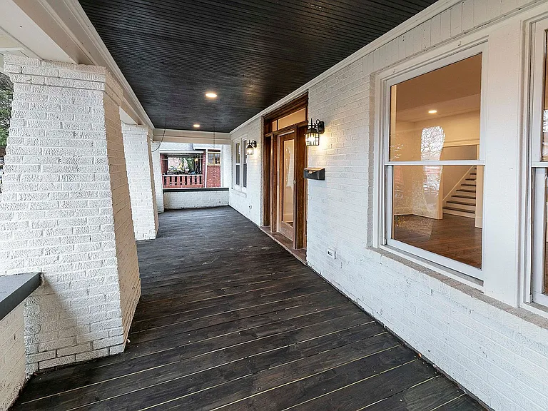 104 E Glenwood Ave — Photo 8