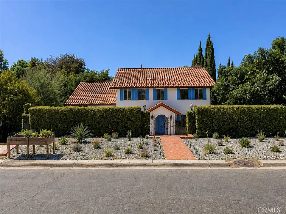 634 Alameda St