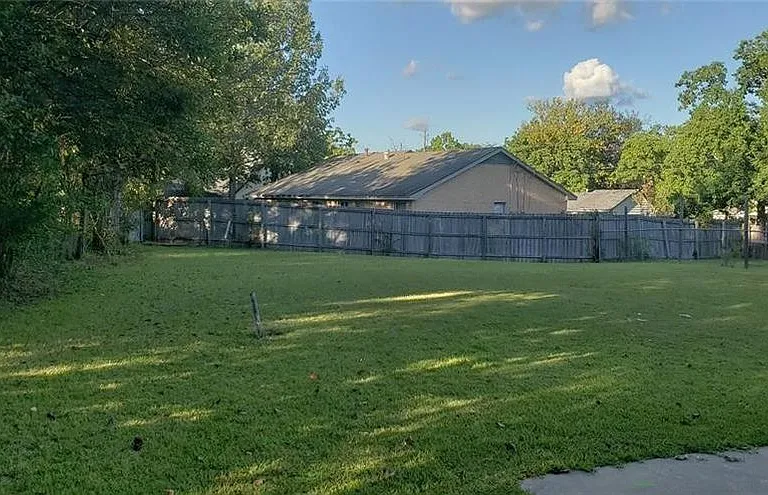 3357 Meadow Ln — Photo 9