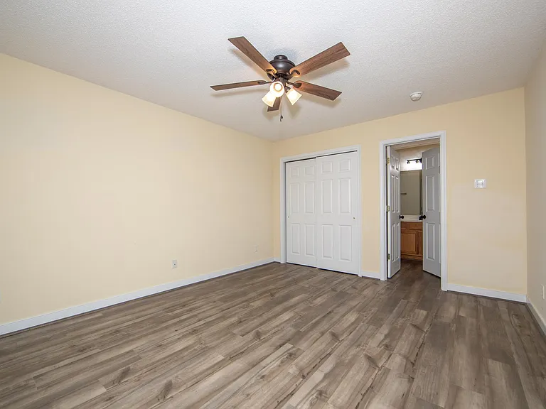 1506 Woodland Ct — Photo 9
