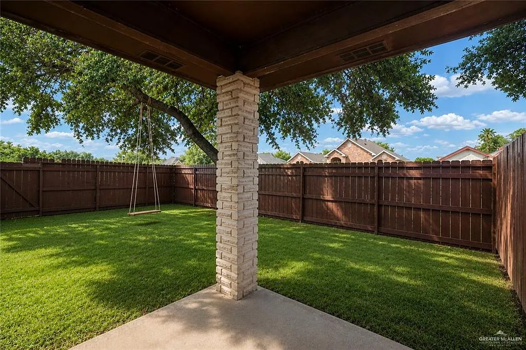 2 bed, 2.0 bath, 946 sqft, $1,200 — Photo 4