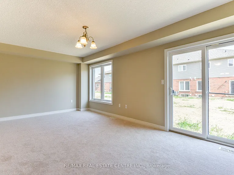 44 Cittadella Blvd — Photo 7