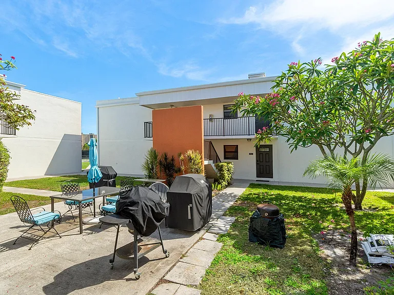 516 Osprey Dr #16B — Photo 10