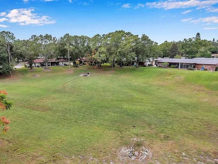 2291 Shelly Dr #D — Photo 2