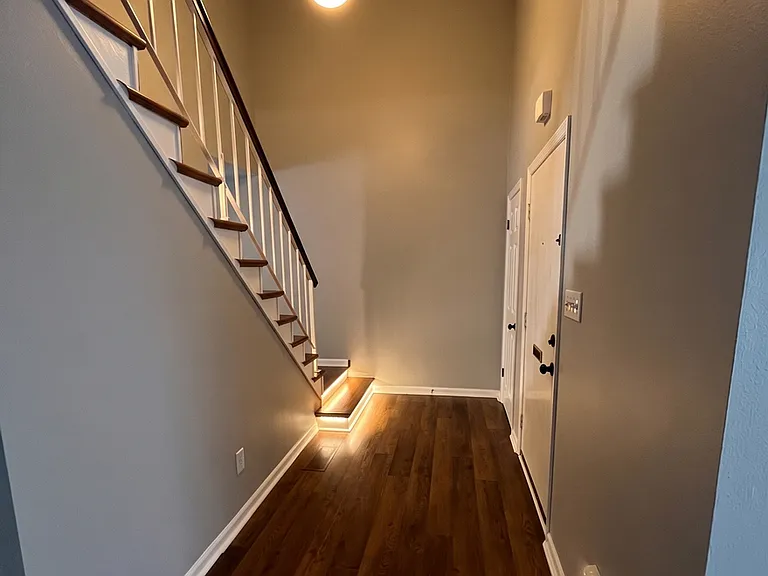 142 Stoneridge Dr — Photo 3