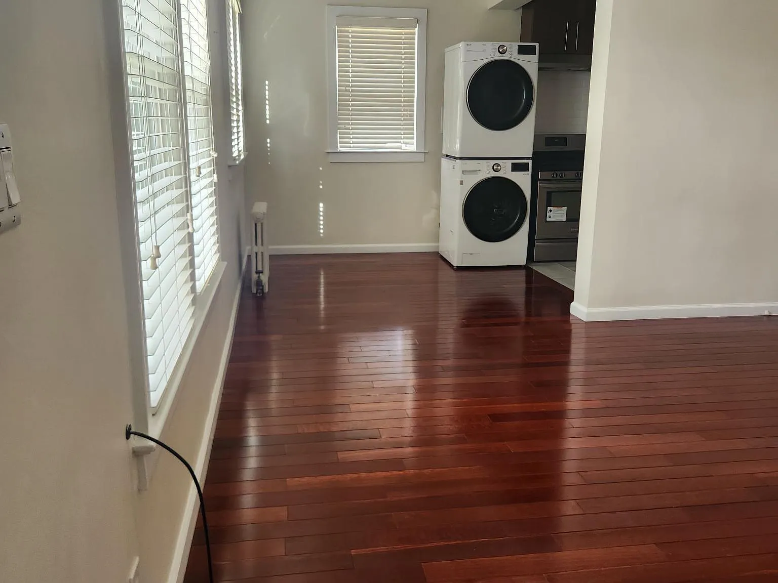 2 bed, 1100 sqft, $3,300 — Photo 2