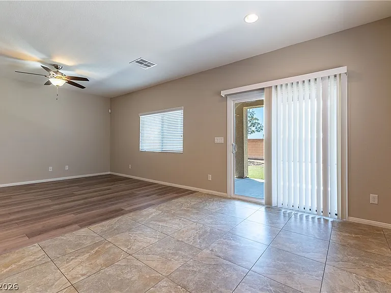 205 Dela Cruz Ave — Photo 11