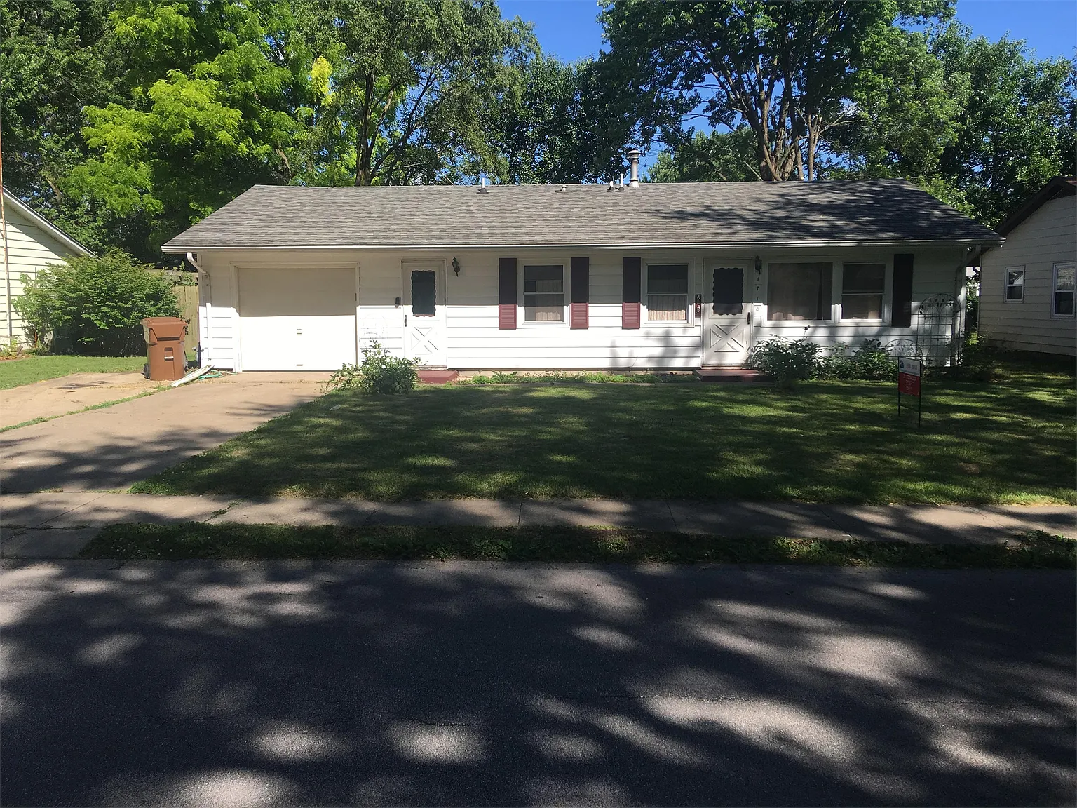 1710 Crescent Dr photo 1
