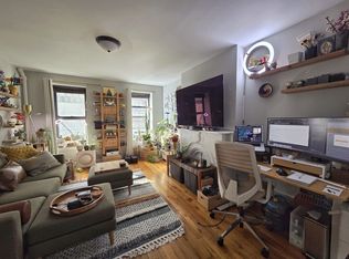 856 8th Ave APT 4A, New York, NY 10019