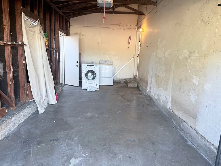 10301 San Leandro St — Photo 16
