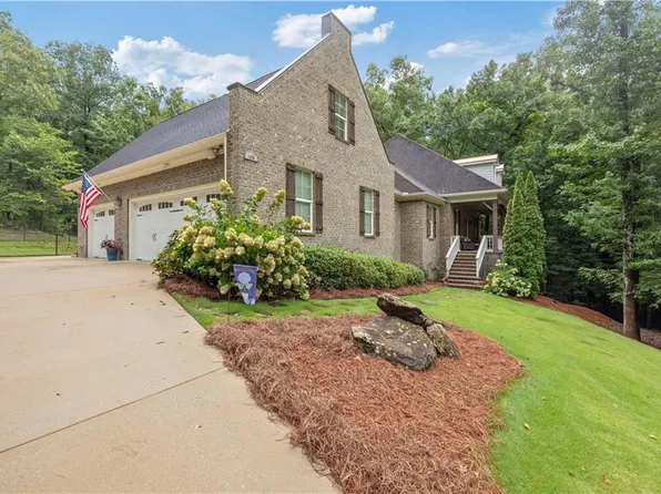 1456 Lee Road 2204, Smiths Station, AL 36877