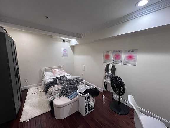 4th image of 142 Centre St #2