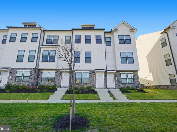 715 Courier Ln, Frederick, MD 21701