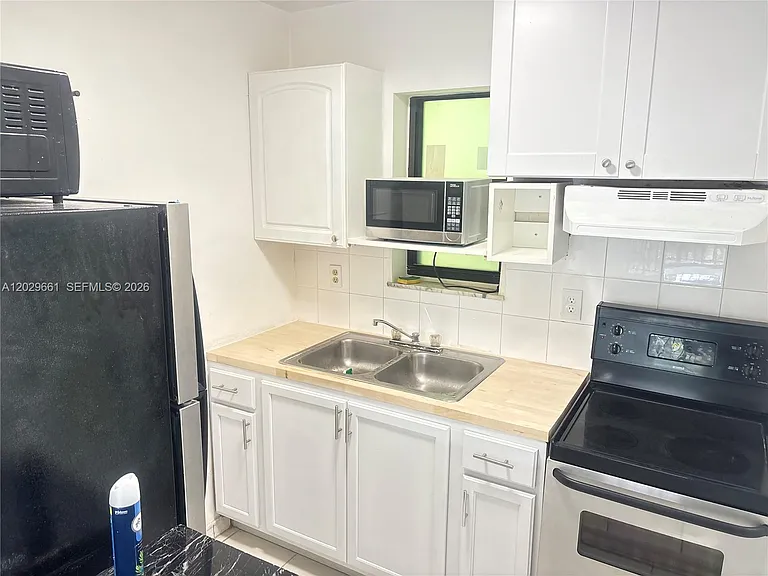 1530 SW 2nd St #101 — Photo 12