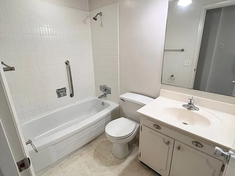 The Envoy Apartments — Photo 10