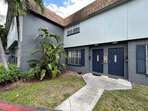4815 NW 9th Dr Photo 1