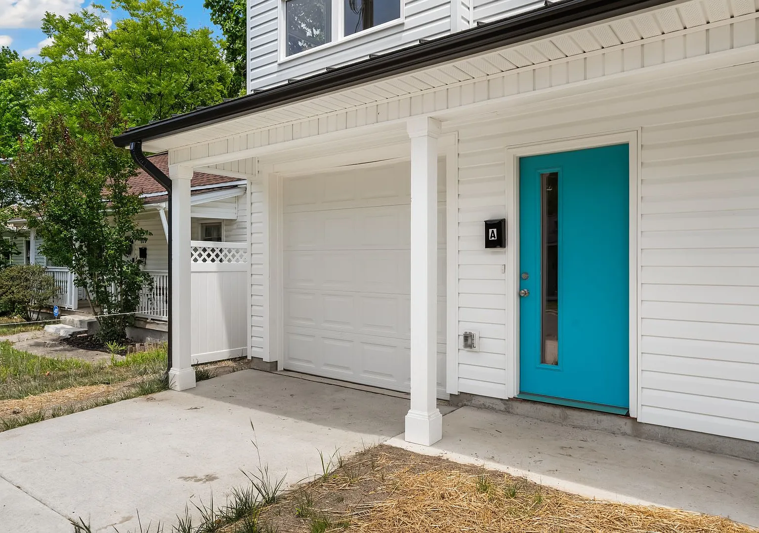 711 Gerard St — Photo 2