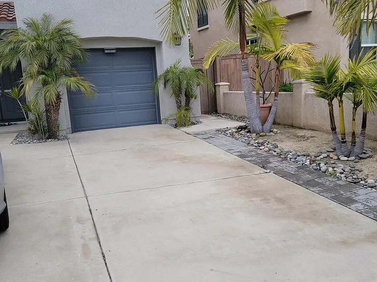Toopal Dr — Photo 1
