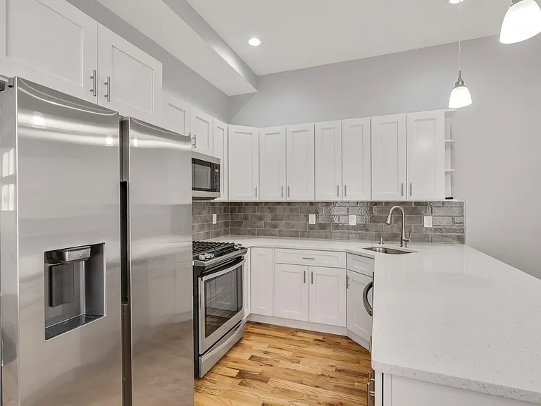 1544 W York St — Photo 6
