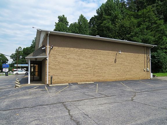 2nd image of 1850 Fairystone Park Hwy