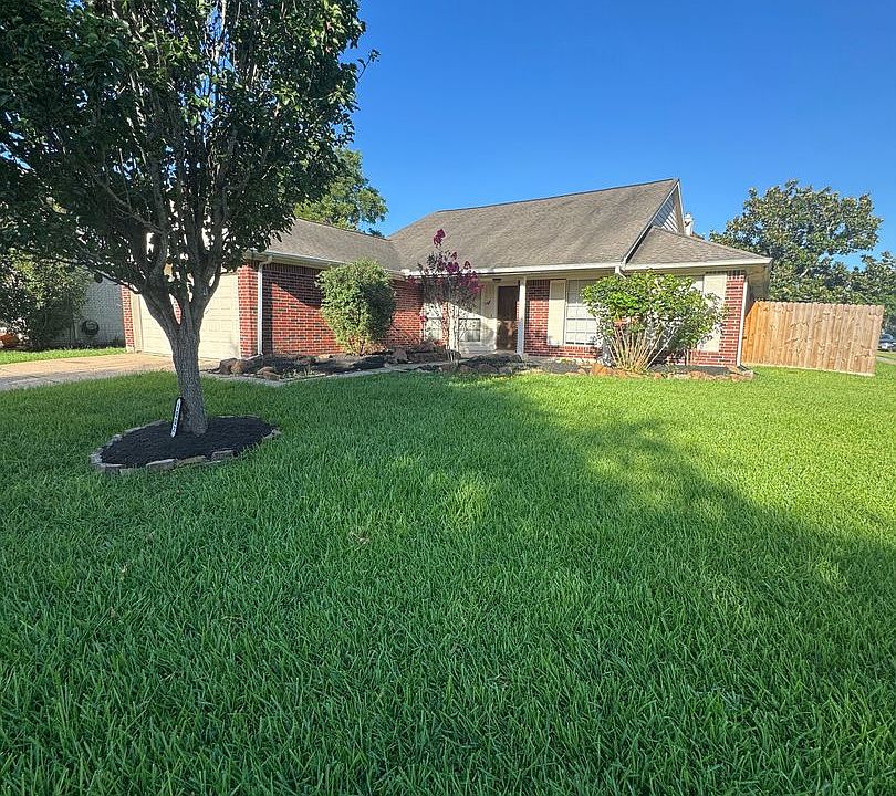 1st image of 1002 Abbott Dr