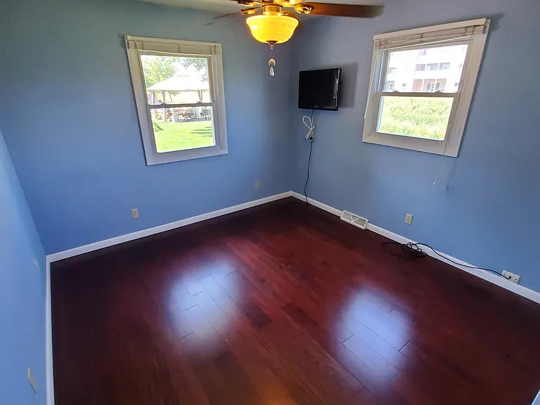 210 Bacon Ave — Photo 5