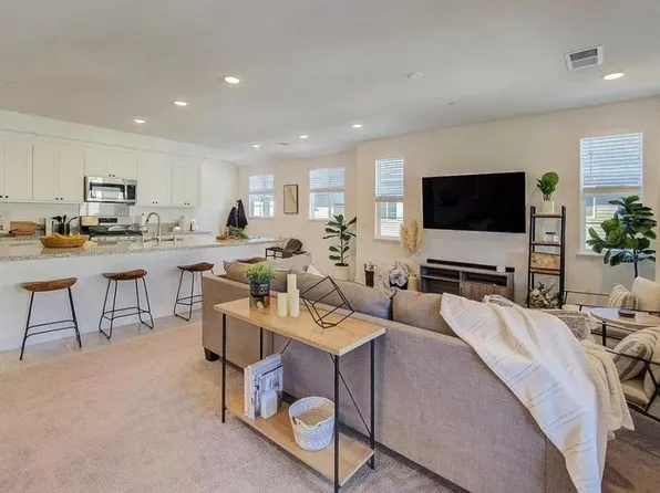 415 Arc Ct, Hayward, CA 94544