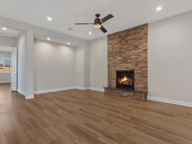 2221 Paint Horse Dr — Photo 5