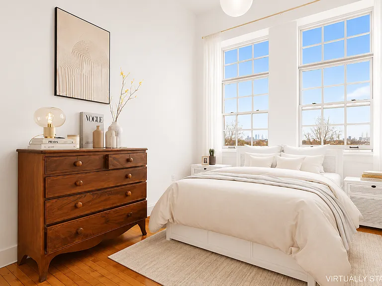 180 Bainbridge St #302 — Photo 3