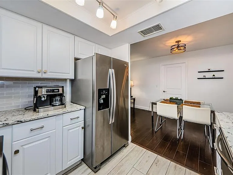 2739 Sherbrooke Ln #B — Photo 8