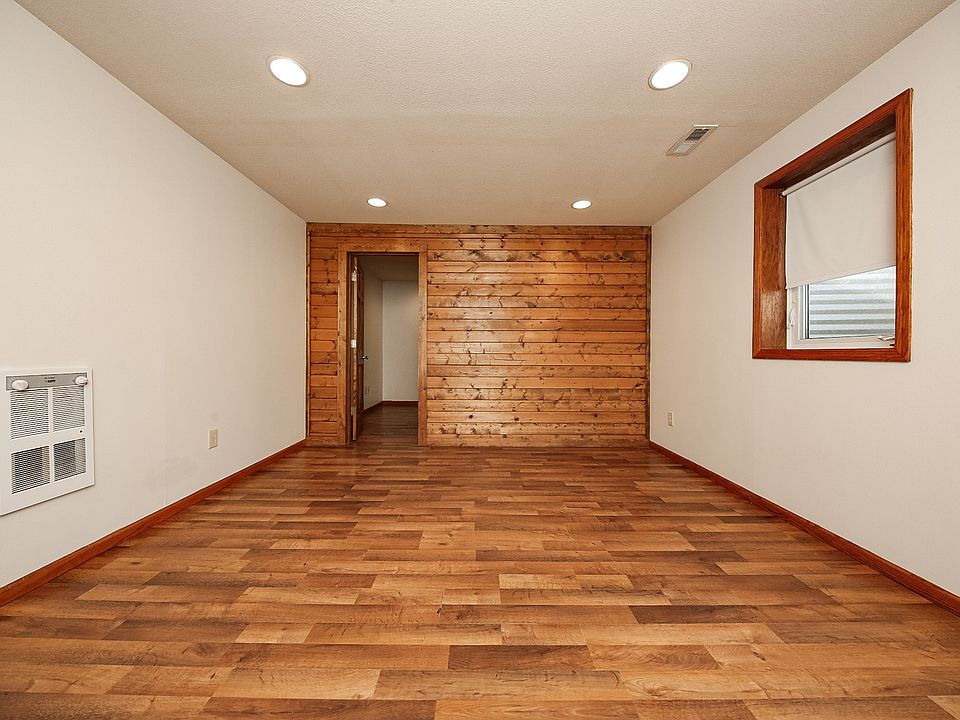 Living room - perfect for family game nights or relaxing on Saturday night