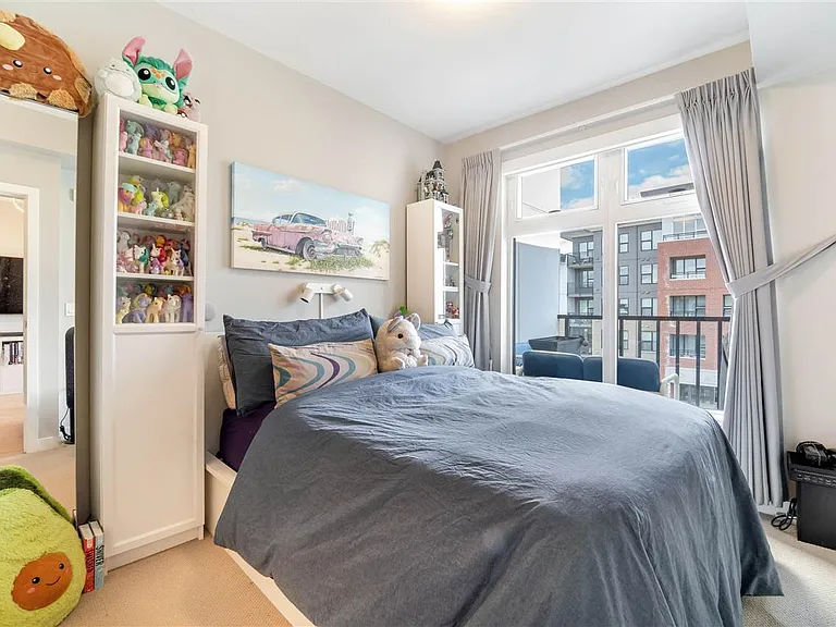9333 Tomicki Ave #402 — Photo 7