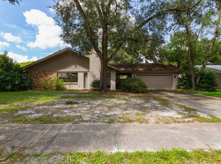 9208 Hollyridge Pl, Temple Terrace, FL 33637