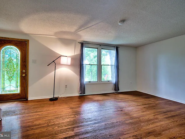 342 Sherry Ln — Photo 13