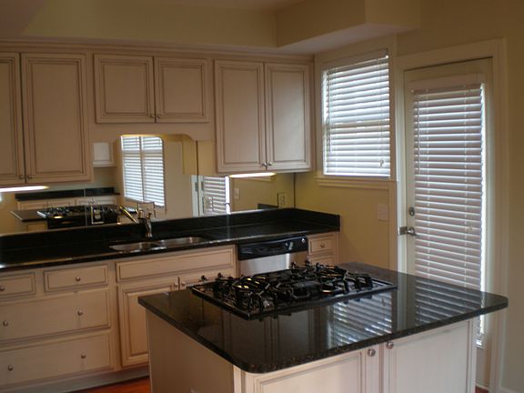 Granite, gas, ctyd access