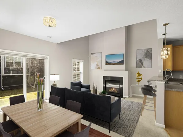 204 Manitoba Ln, Little Canada, MN 55117