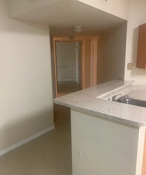 2307 Belmont Ln — Photo 7