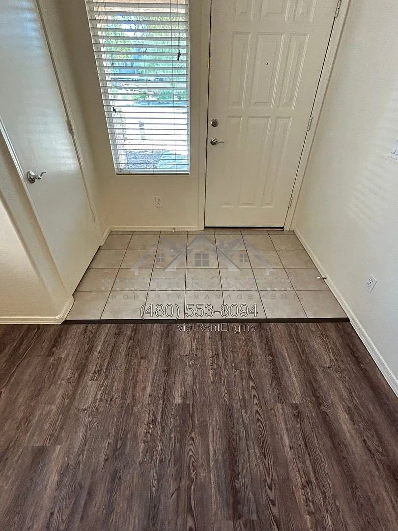 3 bed, 2.0 bath, 1183 sqft, $1,949 — Photo 2