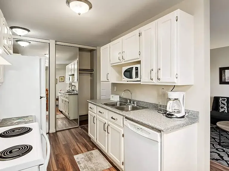 1816 16a St SW #304 — Photo 8