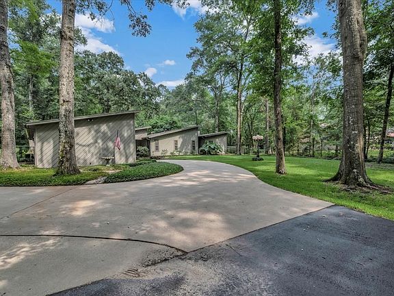 4th image of 2022 NE Stallings Dr