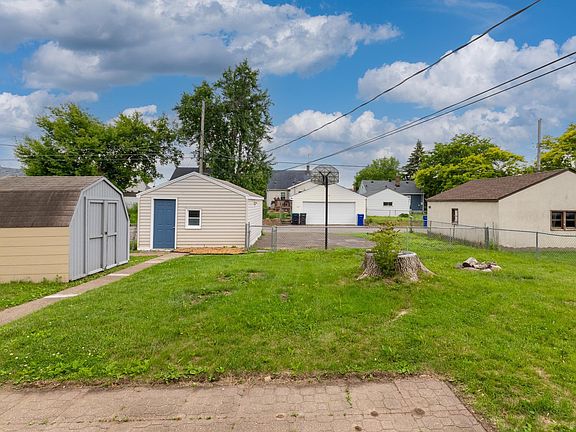 4th image of 1634 Nevada Ave E