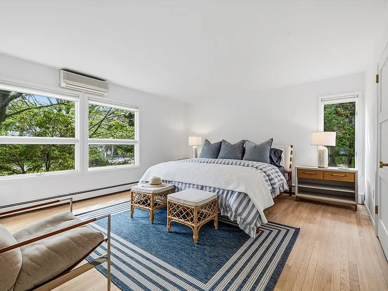 19 Peconic Ave — Photo 15
