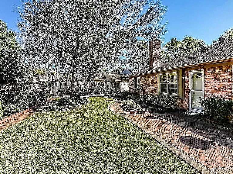 13810 Ivymount Dr — Photo 9